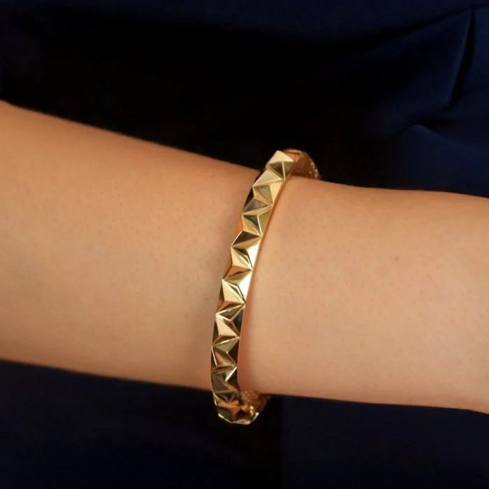 14 Ayar Altın Üçgen Kelepçe