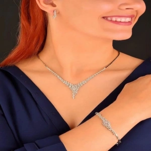 14 Ayar Beyaz Taşlı Set Takımı