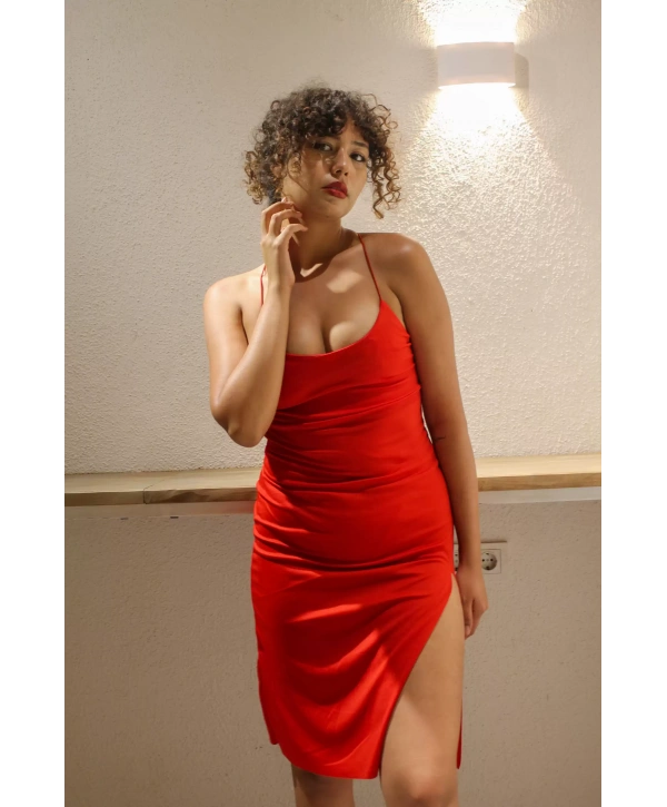 Yırtmaçlı Siyah Elbise